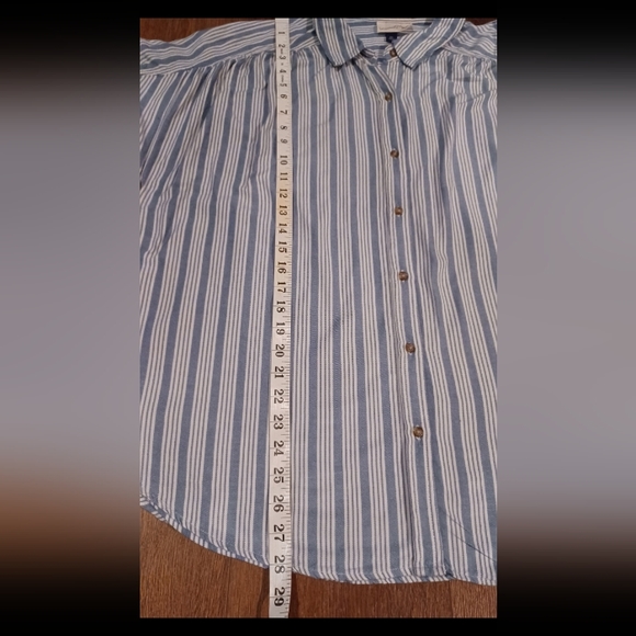 UNIVERSAL THREAD: Button-down Blue and White Striped Shirt - Picture 11 of 11